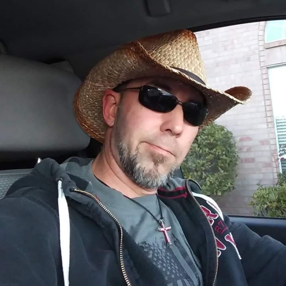 Meet your Posher, Jeremy - Picture 2 of 3